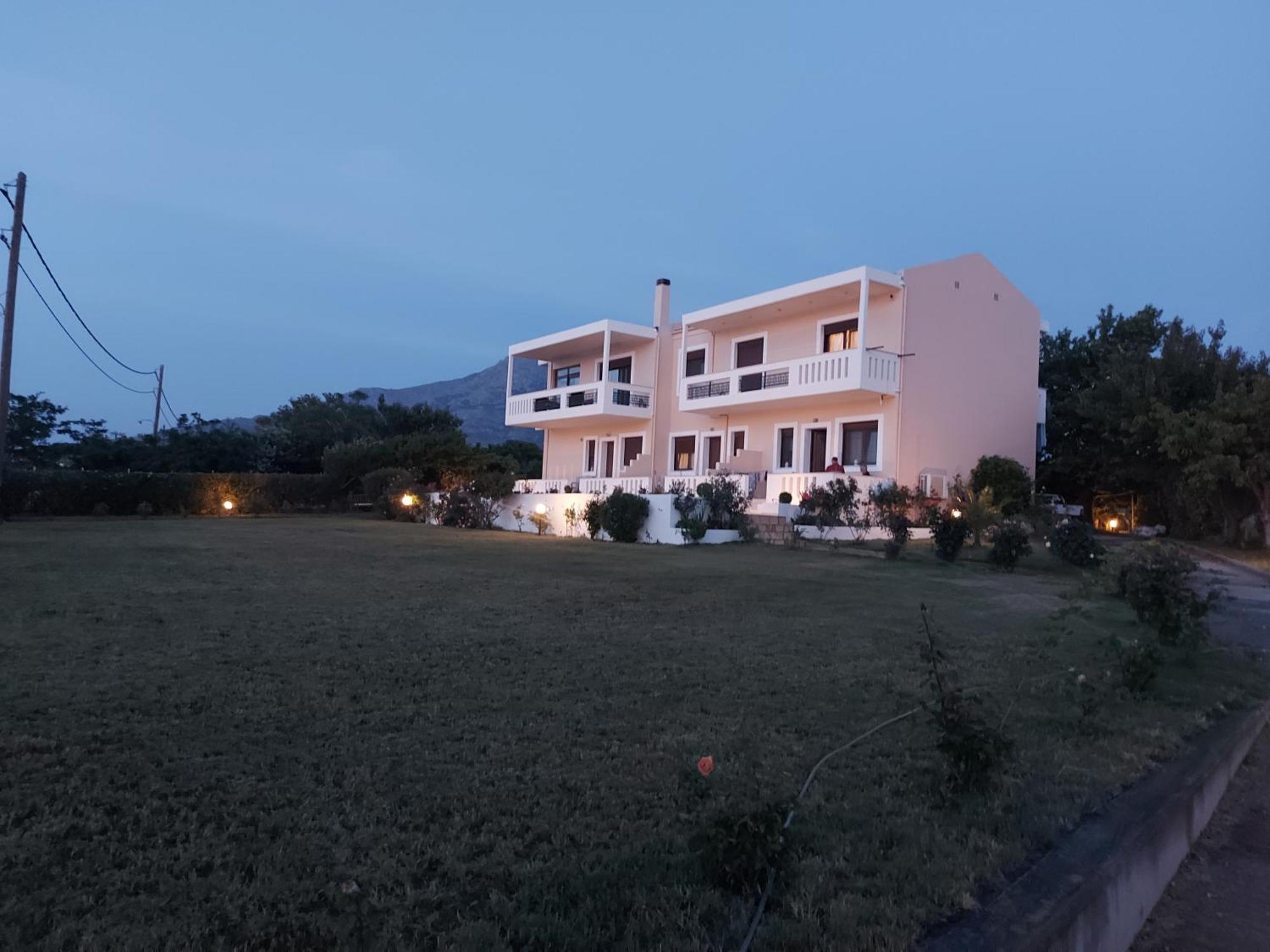 Aktaion Apartments Самотраки Екстериор снимка